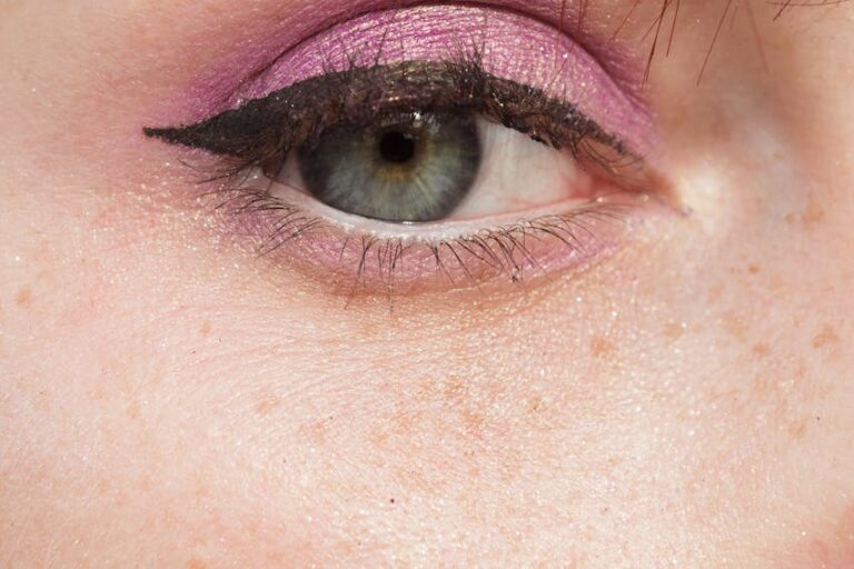 Göz Kalemi ve Eyeliner Nasıl Kullanılır?