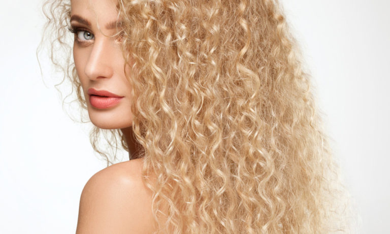 Kıvırcık Saçlara Bakım Yöntemleri