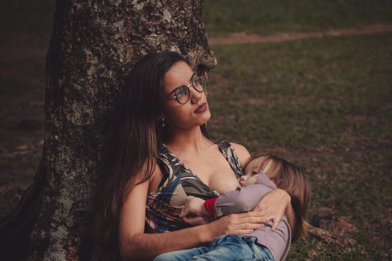 Bebeğimi Ne Zaman ve Nasıl Sütten Kesmeliyim?