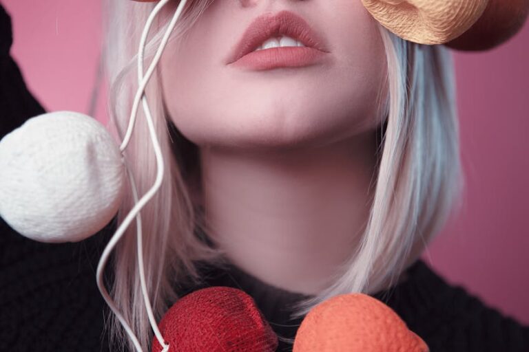 Dolgun Dudaklar İçin İpuçları ve Yöntemler