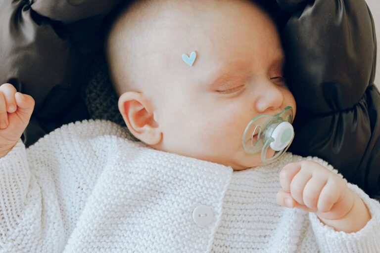 Bebeklerde Göz Çapaklanması Nedenleri