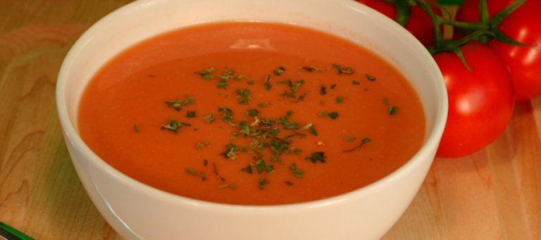 İrmikli Domates Çorbası