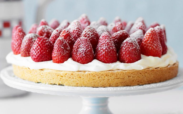 Çilekli Tart Tarifi