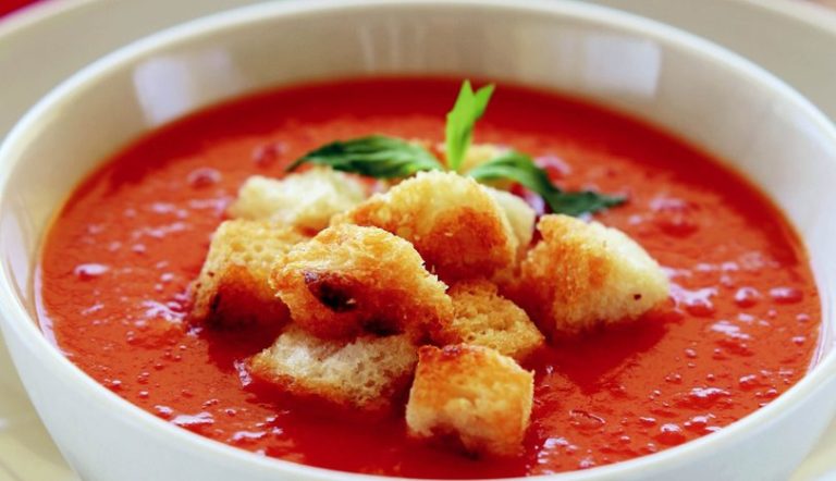 Vejetaryen Domates Çorbası