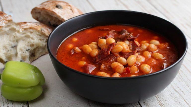 Pastırmalı Kuru Fasulye Tarifi