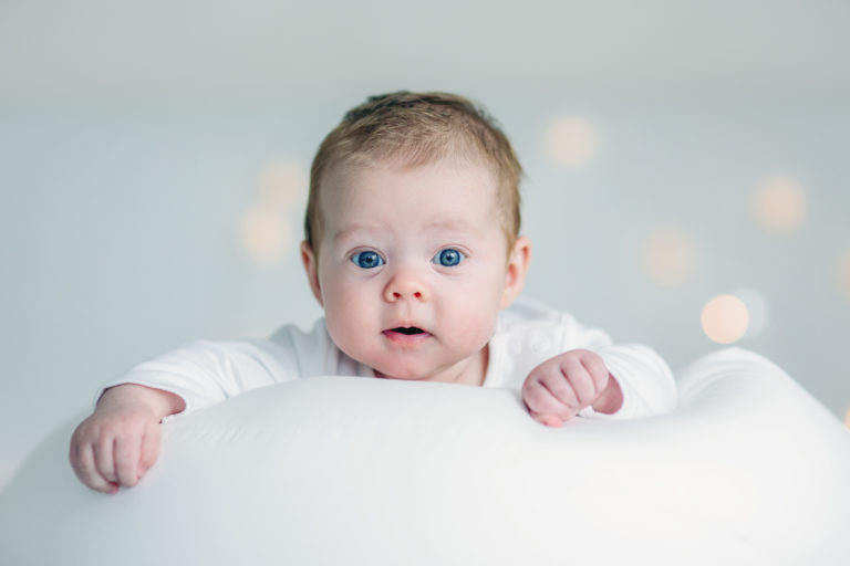 3 Aylık Bebek Gelişimi 3 Aylık Bebek Gelişimi