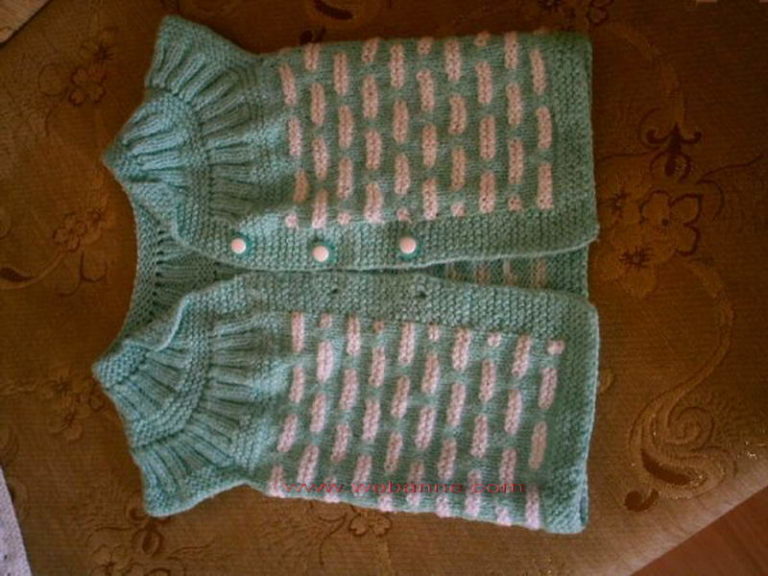 Kız ve Erkek Bebeklere Yelekler