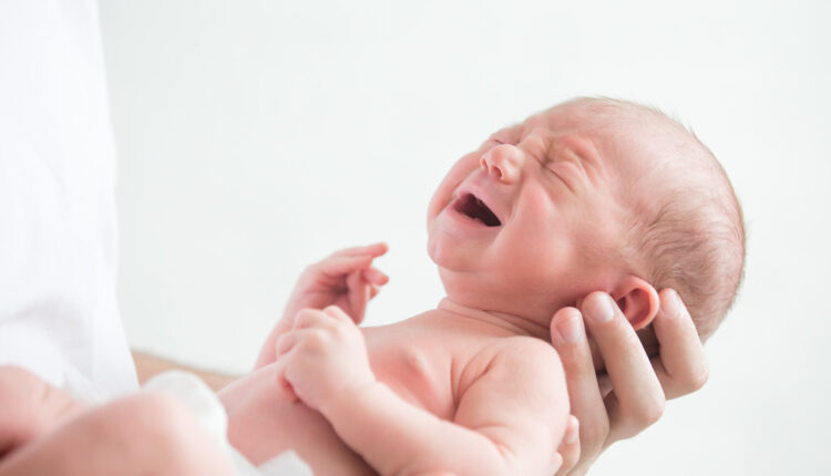 Ağlayan bebeği sakinleştirmek için bunu yapın! 2 Ağlayan bebeği sakinleştirmek için bunu yapın!