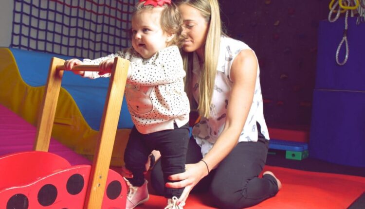 Bebeklerde yürüme gecikmesi neden olur? 3 Çocuğun yürümesi için ne yapmalı?