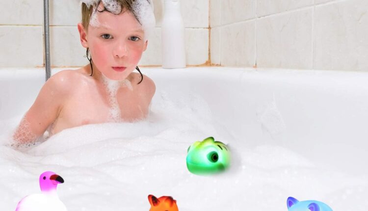 Banyo Yapmak Çocuklara Nasıl Sevdirilir? 2 Banyo korkusu nasıl yenilir?