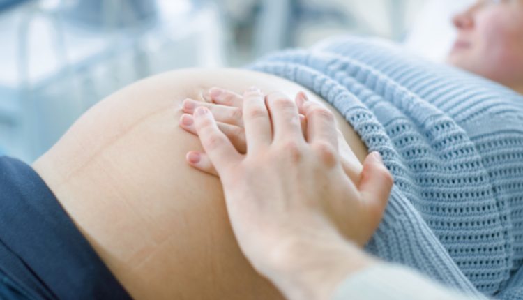 anne karninda bebek hareketleri