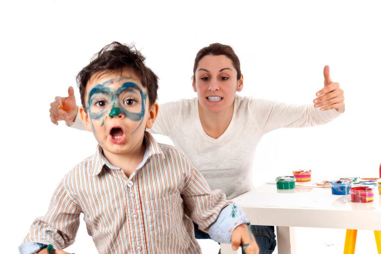 Dikkat eksikliği hiperaktivite bozukluğu (DEHB) nedir?