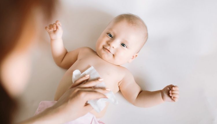 Yenidoğan Bebekler İçin Islak Mendil Alırken Nelere Dikkat Etmelisiniz? 1 Yenidoğan Bebekler İçin Islak Mendil Alırken Nelere Dikkat Etmelisiniz?