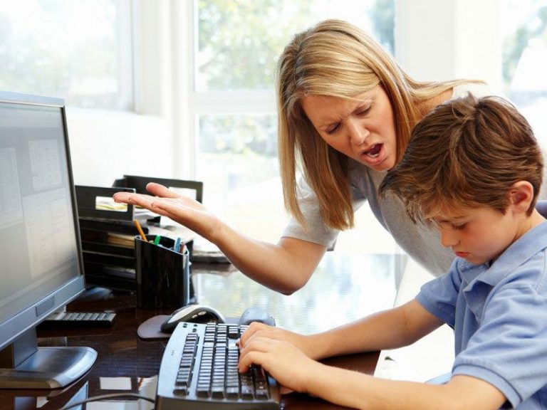 Ergenlikte Saygısızlık Söz Dinlememe