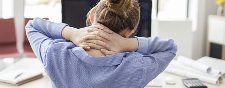 Boyun Ağrısı Belirtileri ve Nedenleri