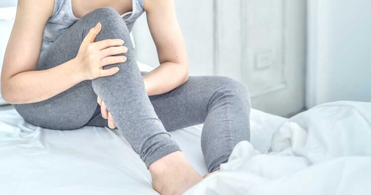 Huzursuz Bacak Sendromu Belirtileri Nelerdir?