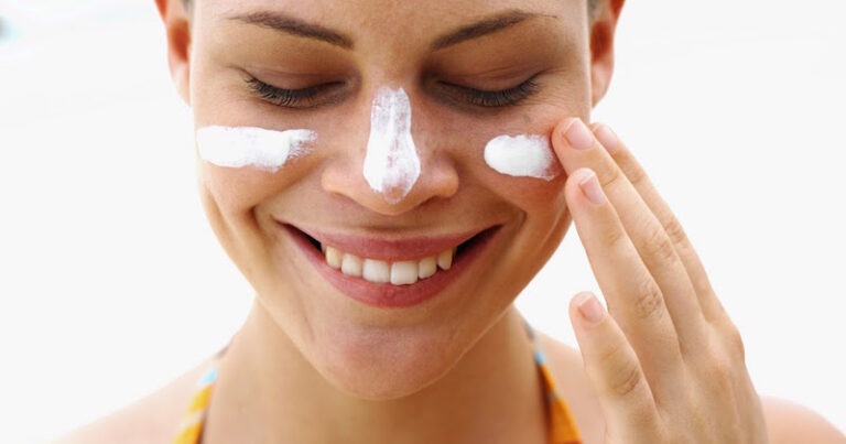 Güneş Koruyucu Nemlendiriciden Önce mi Sonra mı Kullanılır?