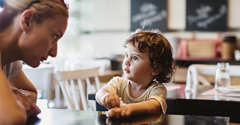 Yeni Yürümeye Başlayan Çocuğunuza Doğruyu ve Yanlışı Öğretmek