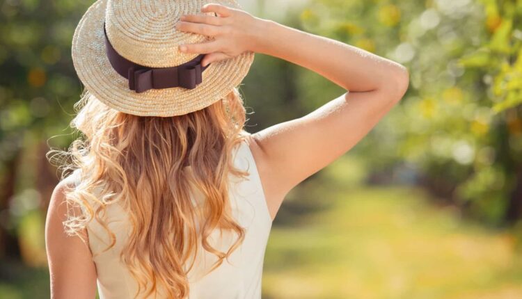 Saçınızın Tüm Yaz Boyunca Harika Görünmesini Sağlayacak İpuçları 1 yaz sapka