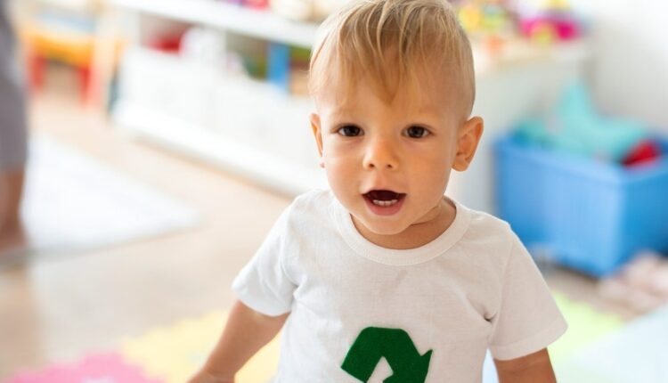 Çocukların duydukları kelimeleri ve cümleleri tekrar etme nedenleri 1 Çocukların kelimeleri veya cümleleri tekrar etmesi normal mi?