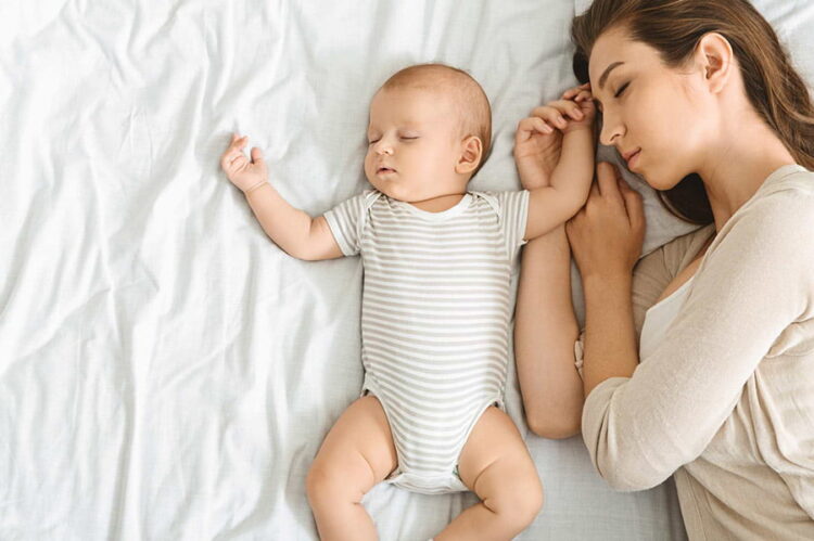 Bebekle aynı yatakta uyumayın 2 Bebekle aynı yatakta uyumayın