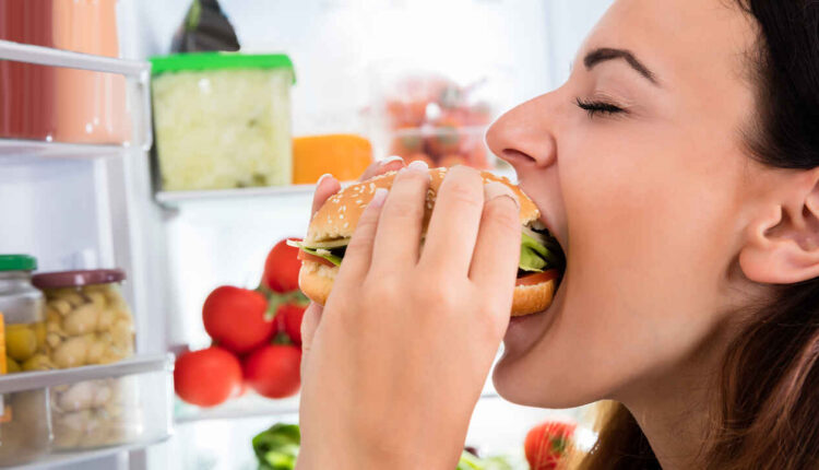 Sürekli Aç Hissetmenizin Nedenleri 1 Sürekli açlık hissiyle nasıl baş edilir?