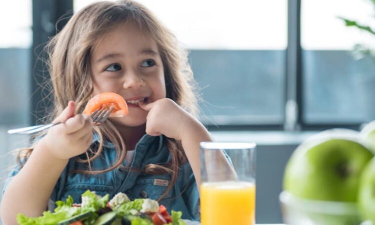 Çocuklarda kötü beslenmenin belirtileri ve semptomları nelerdir?