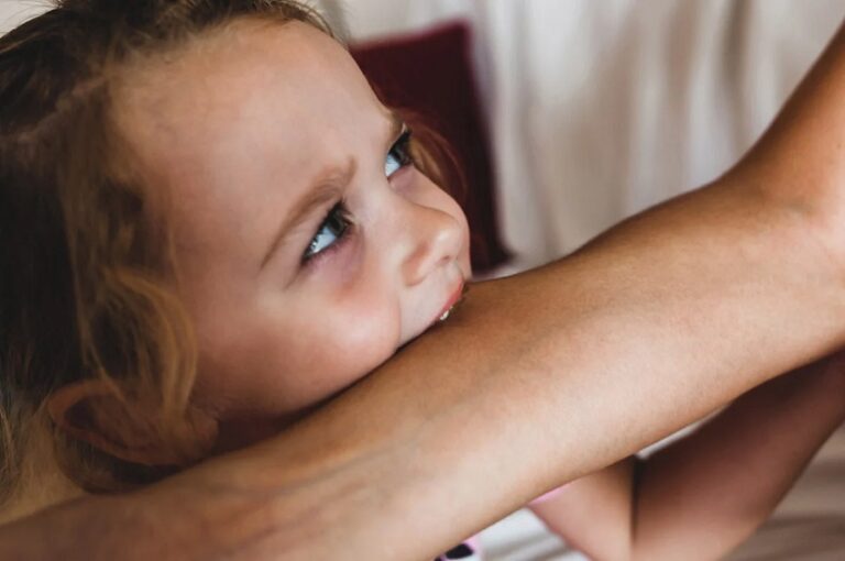 Bebeklerde Fiziksel Saldırganlık