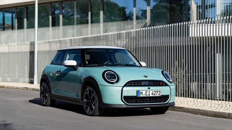 İkonik Tasarımın Yeniden Yorumu: Yeni MINI Modelleri 1 İkonik Tasarımın Yeniden Yorumu: Yeni MINI Modelleri