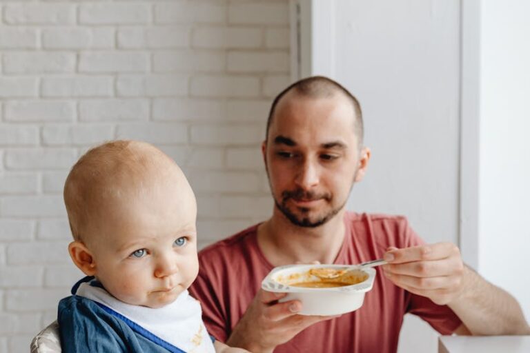 Bebeklerde Ek Gıdaya Geçiş: İlk Tarifler ve Öneriler